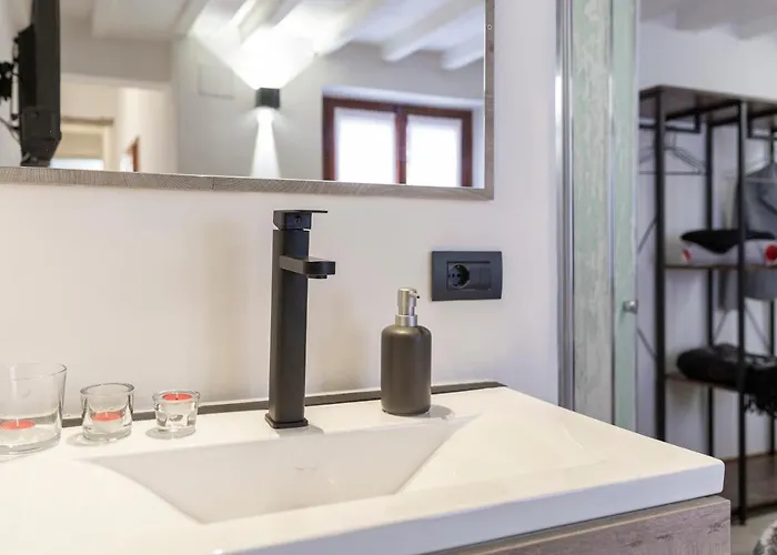 Apartment La Noce Quiet Place Next To Lively San Lorenzo *