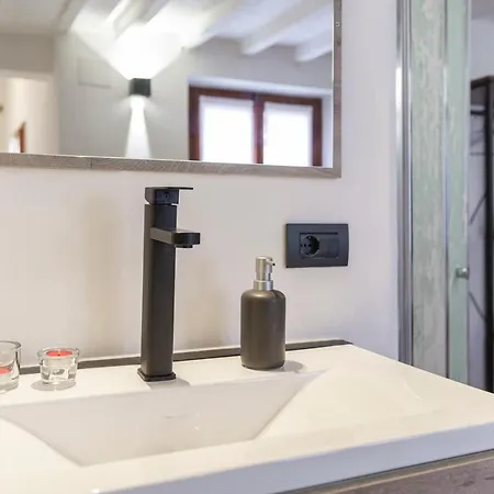 Апартаменты La Noce Quiet Place Next To Lively San Lorenzo *